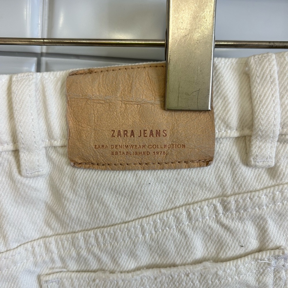 Zara White Distressed Jean Shorts/ size 7 (approximate) Girl - Picture 3 of 6